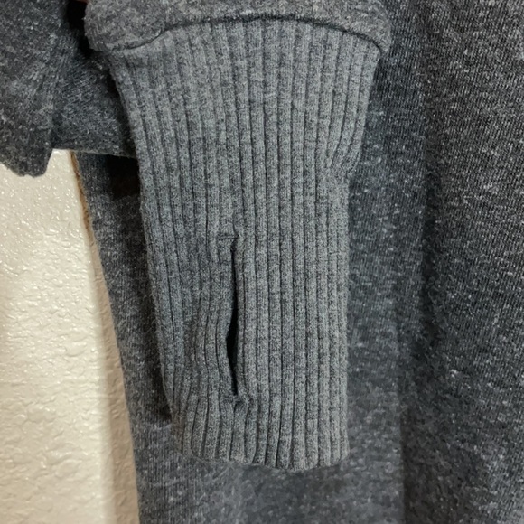 Alo turtleneck sweatshirt size M - Picture 6 of 6
